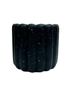 Compra Macetero cerámica 13.5cm Nagoya en DKO Home. Diseño decorativo, moderno y funcional para tu hogar. ¡Envío rápido disponib