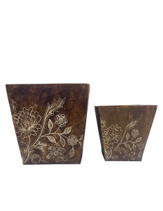 Compra Macetero madera set S y L en DKO Home. Diseño decorativo, moderno y funcional para tu hogar. ¡Envío rápido disponible!