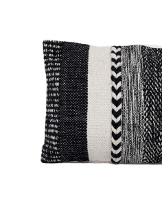 Cojín 30x50cm boho BN líneas 2