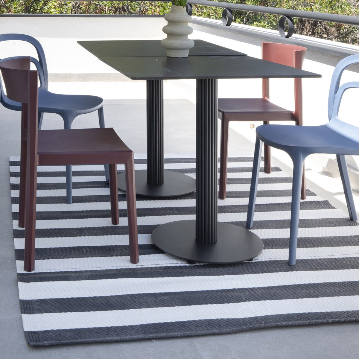 Alfombra exterior PP 180x270cm rayas BN