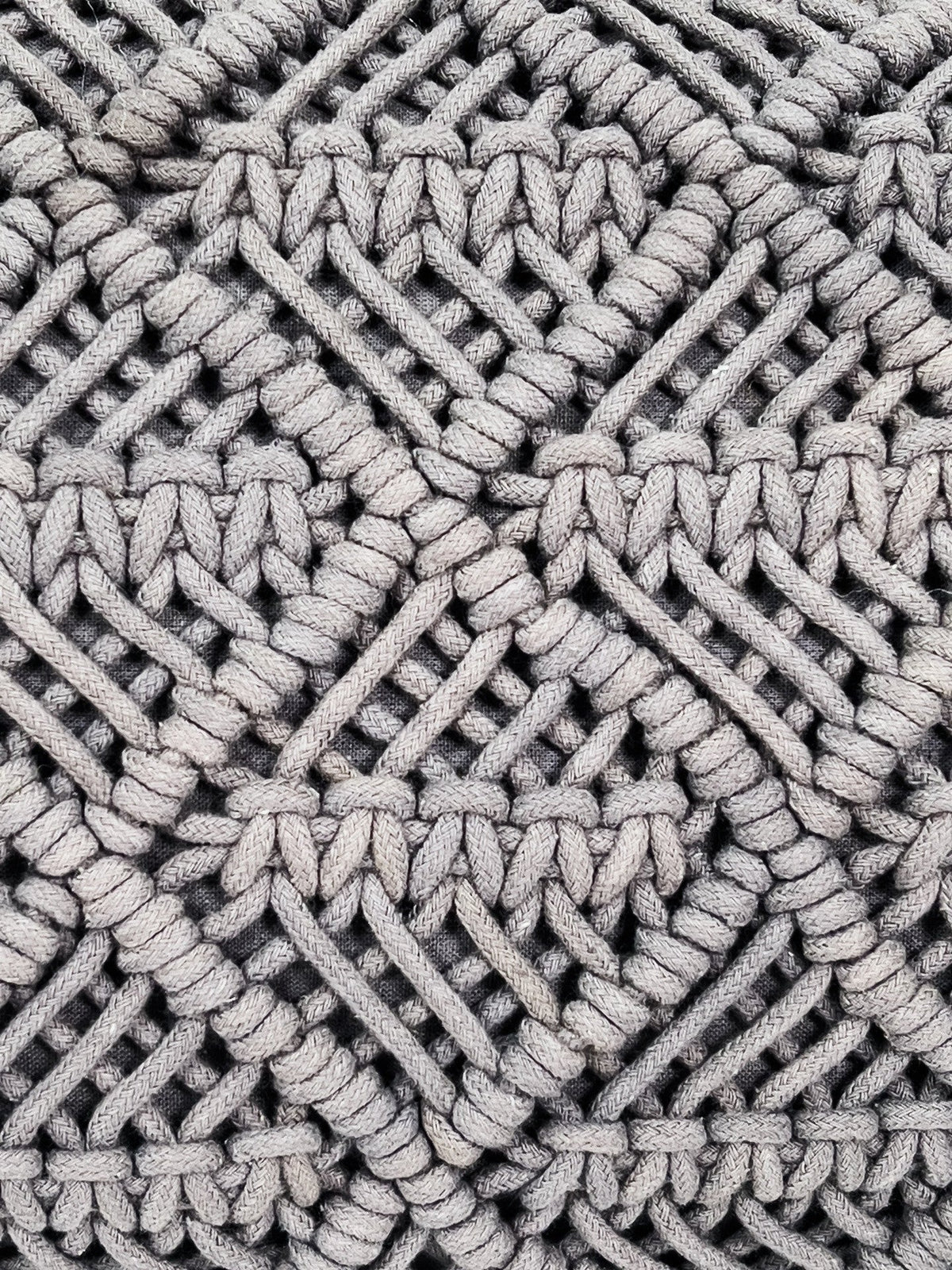 Cojín 30x50cm macrame gris