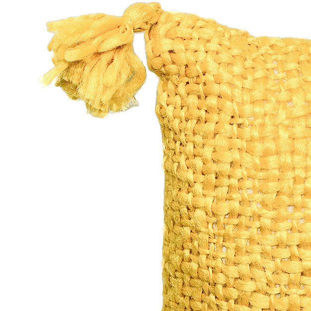 Cojín 40x40cm amarillo con borlas