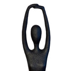 Figura resina yoga brazos negro