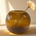 Florero vidrio 25x20cm esfera ámbar