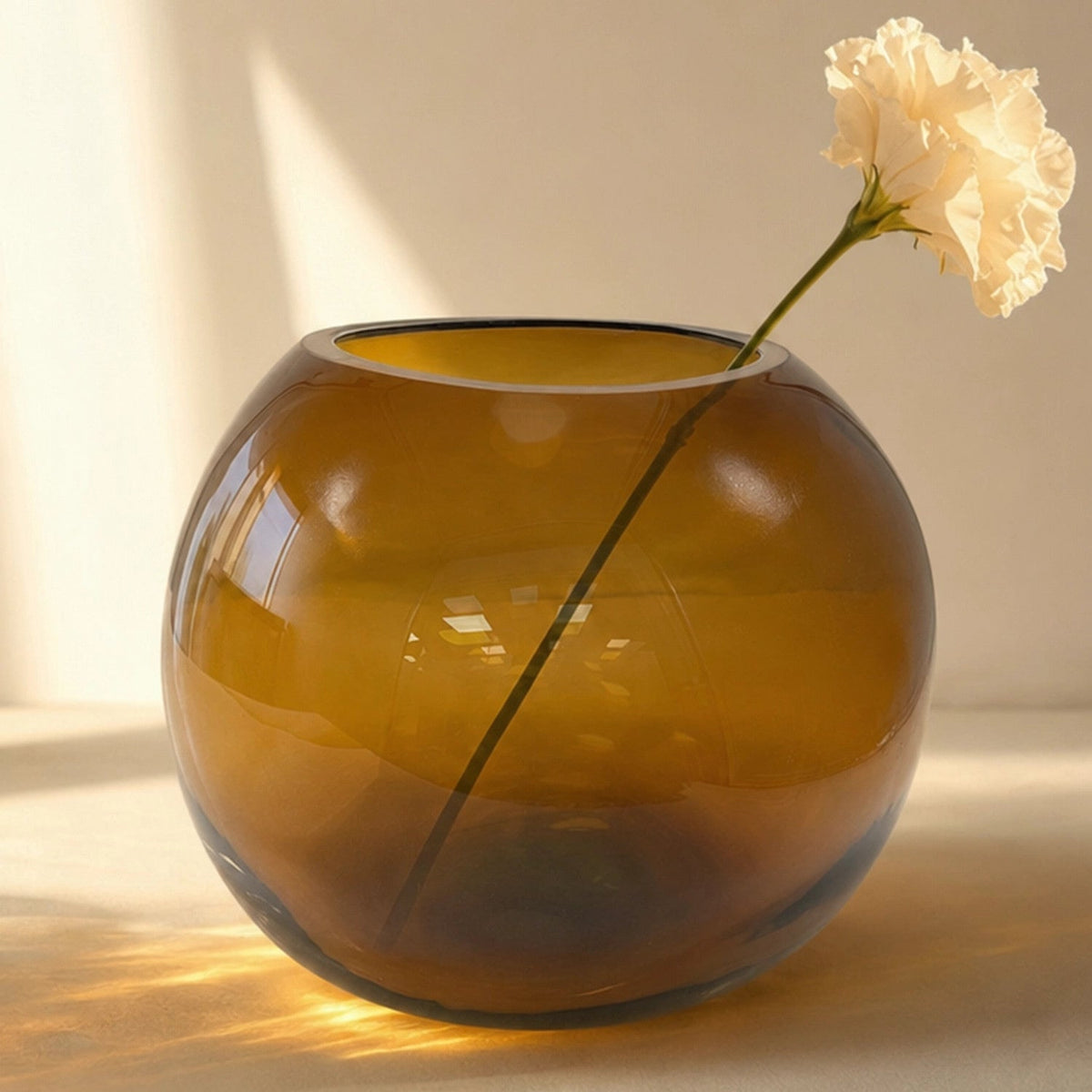 Florero vidrio 25x20cm esfera ámbar