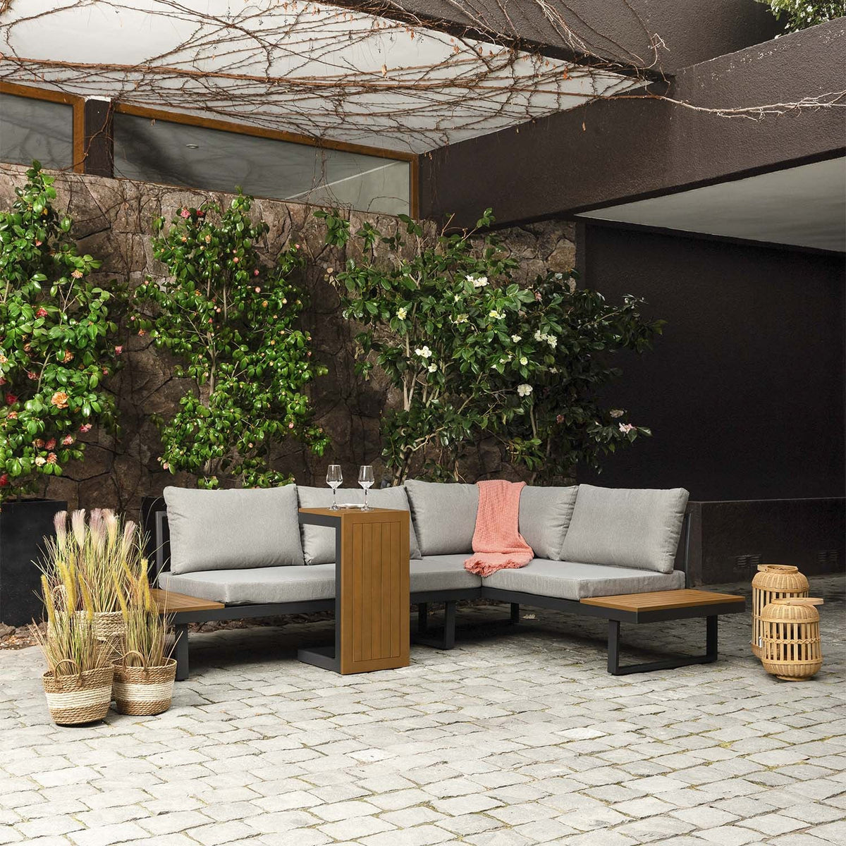 Juego living terraza seccional Anto + mesa
