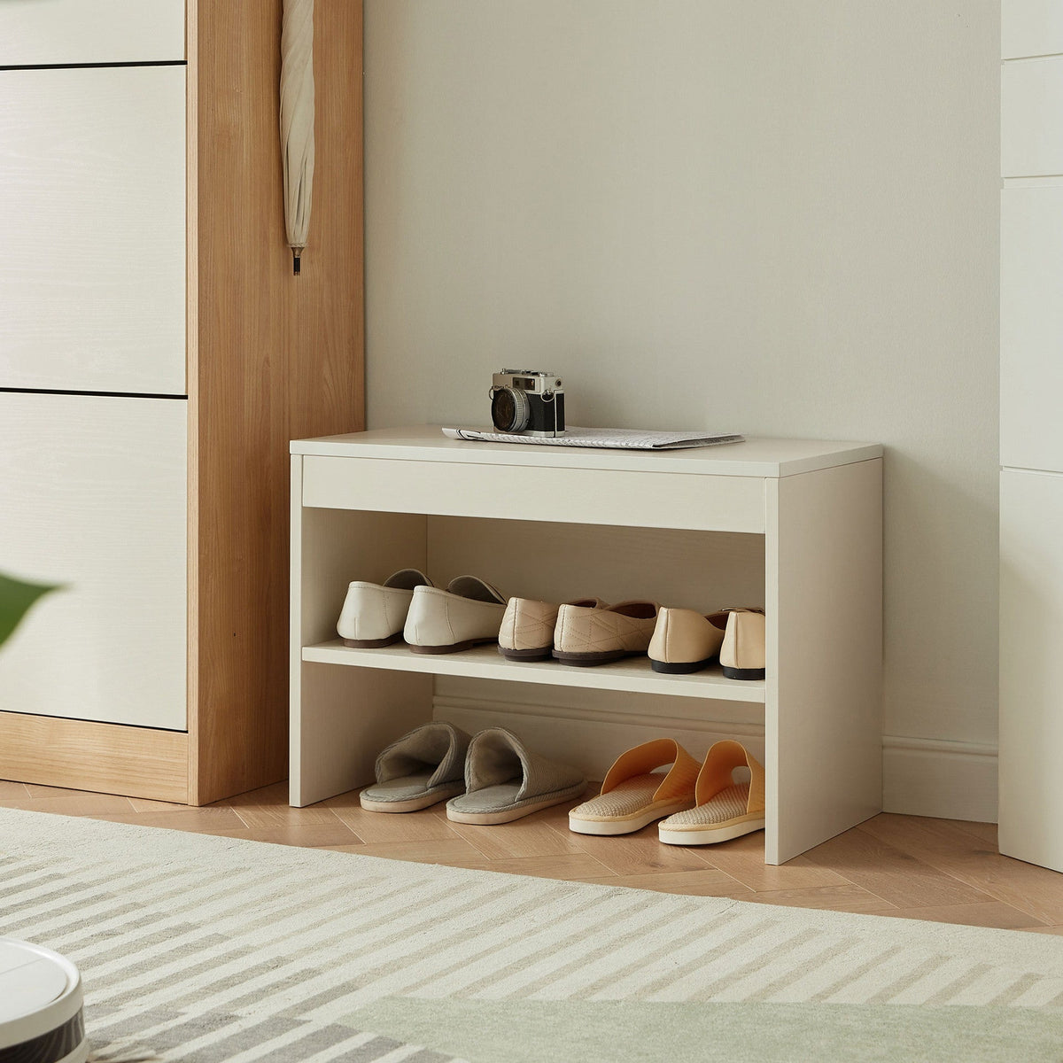 Zapatero Adila blanco madera