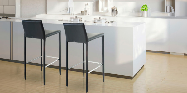 Muebles y sillas altas de bar: Renueva tus espacios